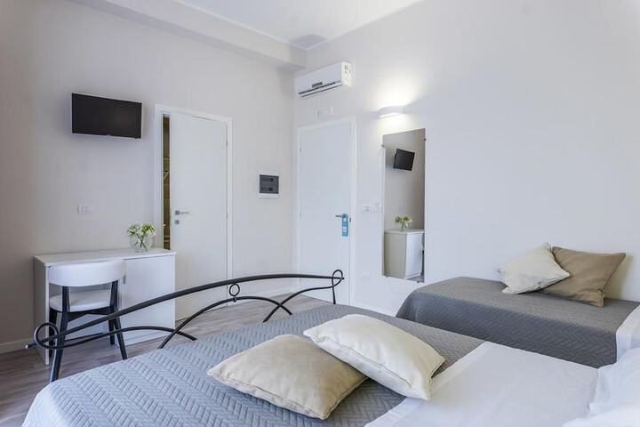 Room 14 of 53