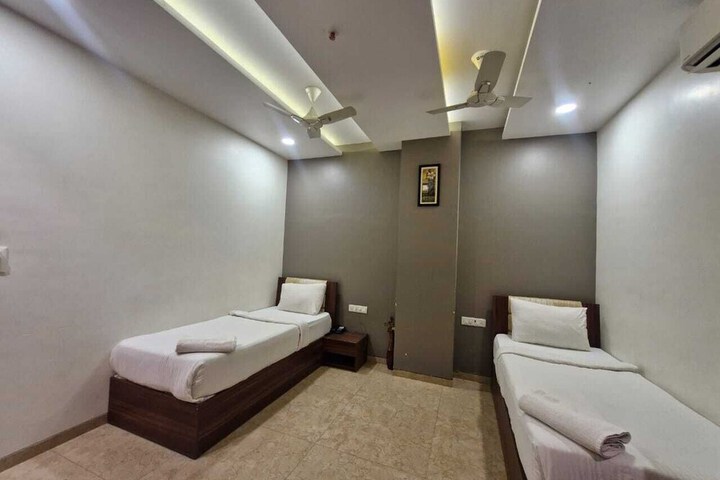 Room 34 of 58