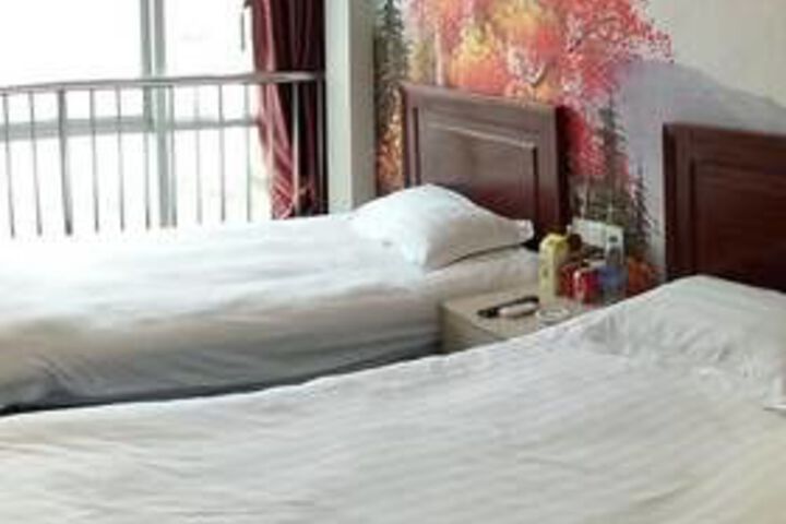 Room 2 of 30