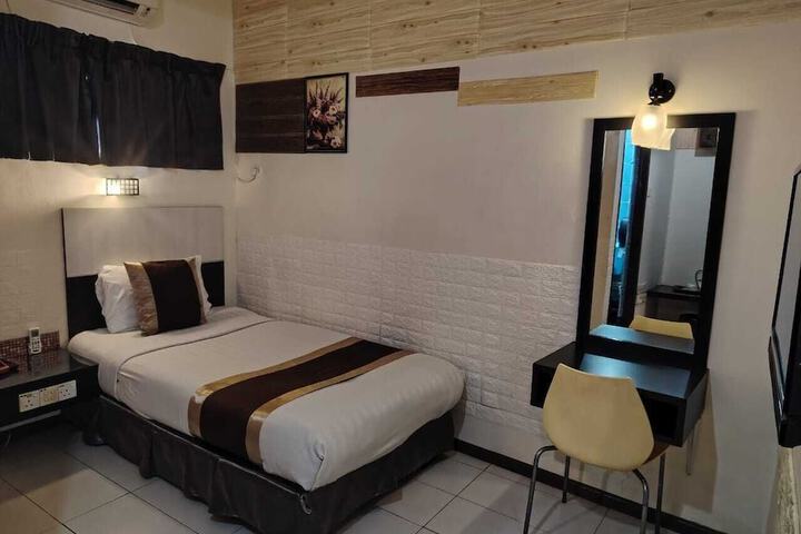 Room 14 of 30