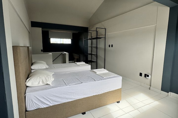 Room 3 of 7