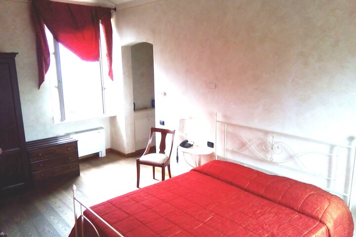 Room 8 of 95