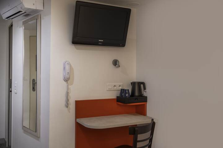 Room 8 of 24