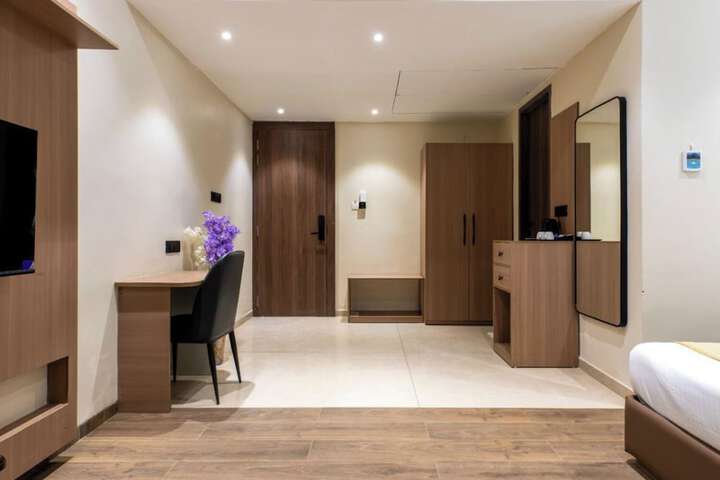Room 15 of 30