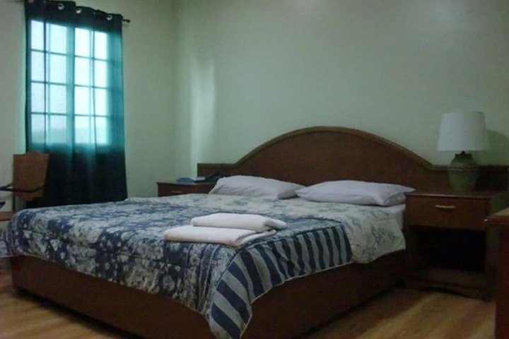 Room 10 of 15