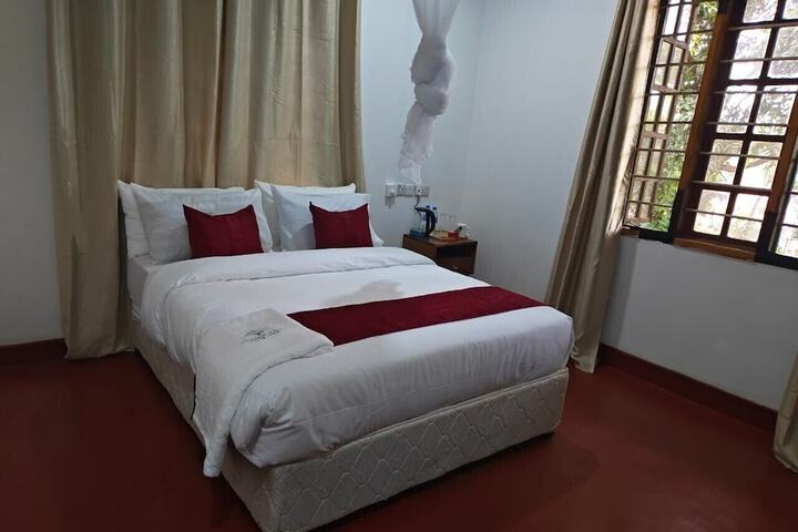 Room 3 of 33