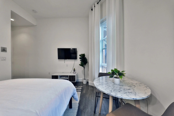 Room 3 of 23