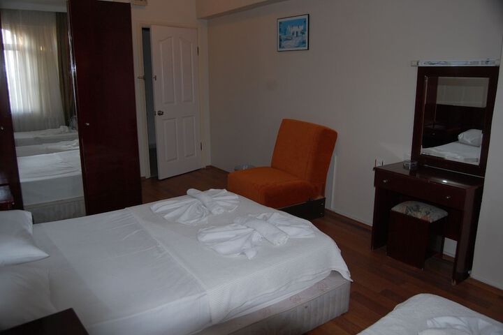 Room 13 of 66