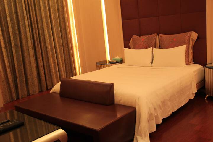 Room 8 of 22