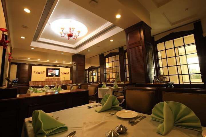 Dining 45 of 59