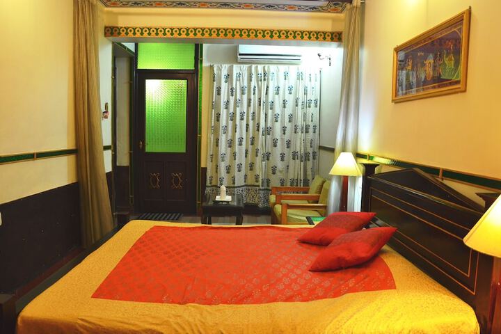 Room 14 of 38