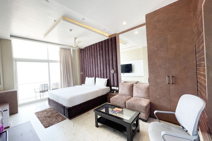 Room 28 of 100