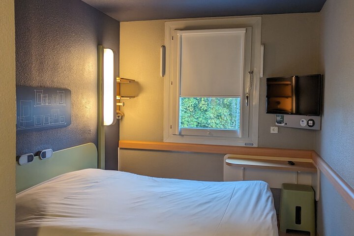 Room 4 of 39