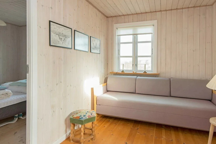Room 4 of 19