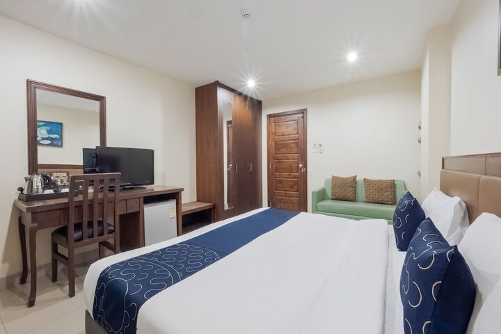 Room 13 of 25