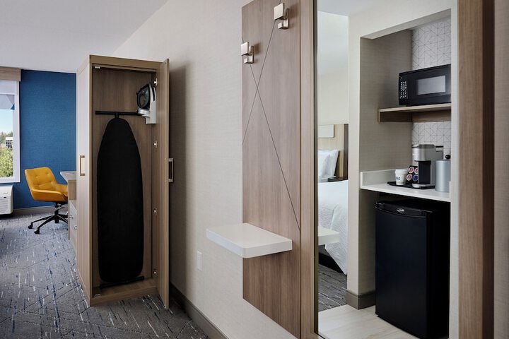 Room 13 of 47