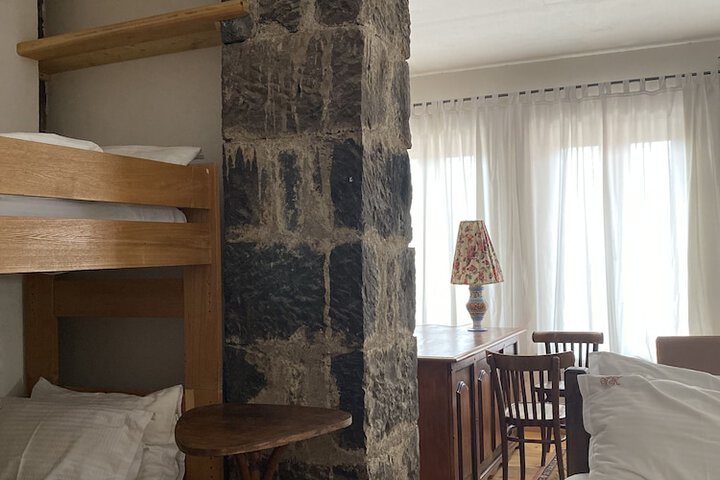 Room 5 of 12