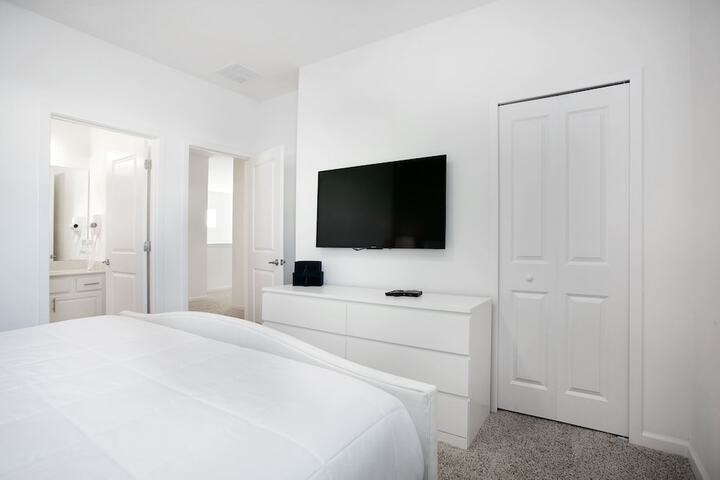 Room 43 of 127