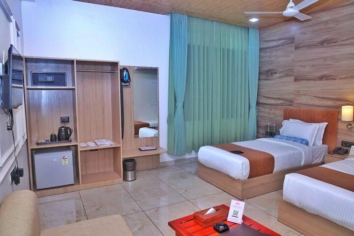 Room 4 of 19