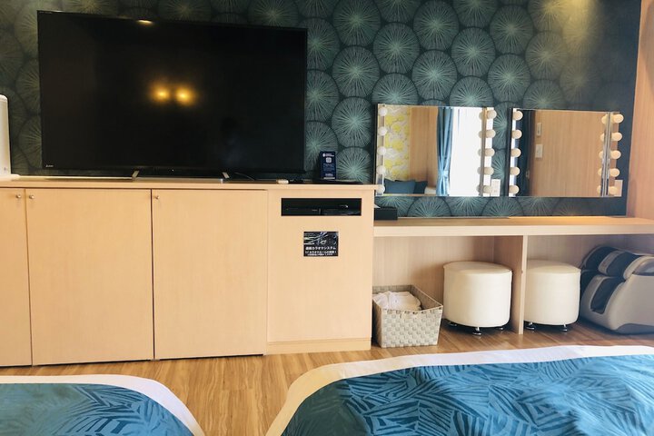 Room 6 of 23