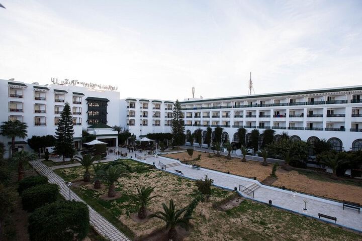 Hotel Exterior 33 of 44