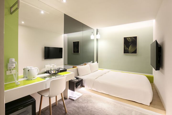 Room 19 of 45