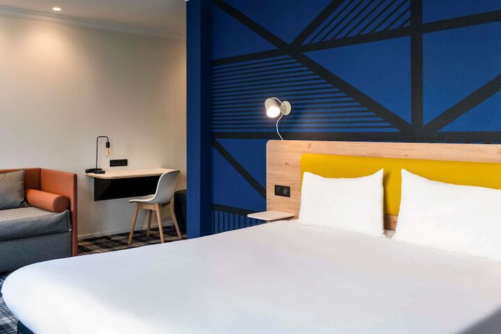 Room 18 of 42