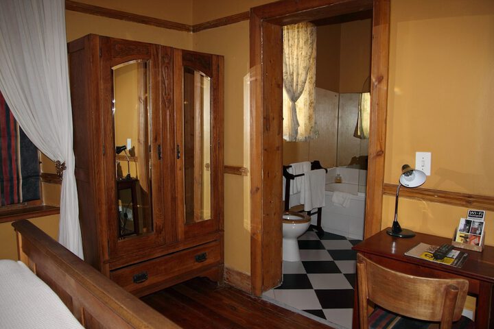 Room 17 of 95