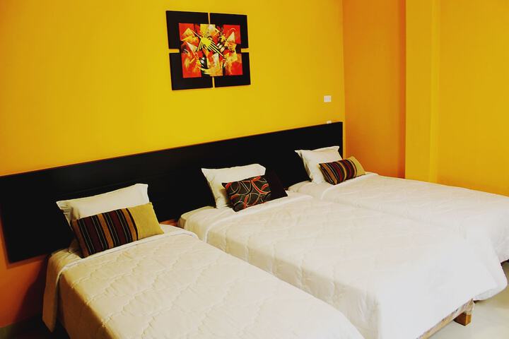 Room 9 of 16