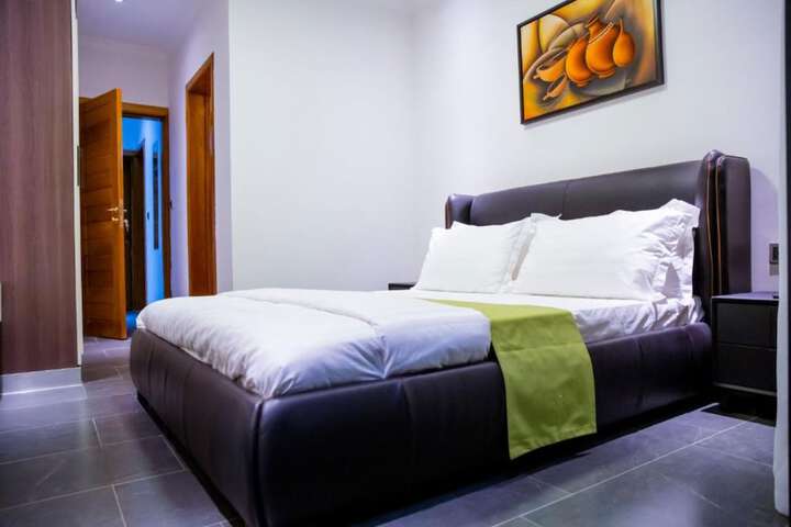 Room 8 of 37