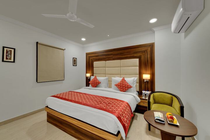 Room 8 of 20