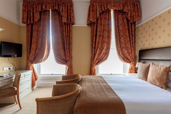 Room 35 of 87
