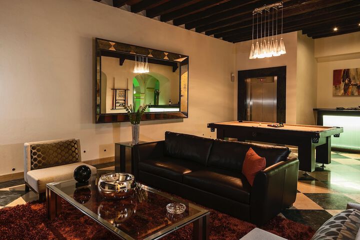 Guest Lobby