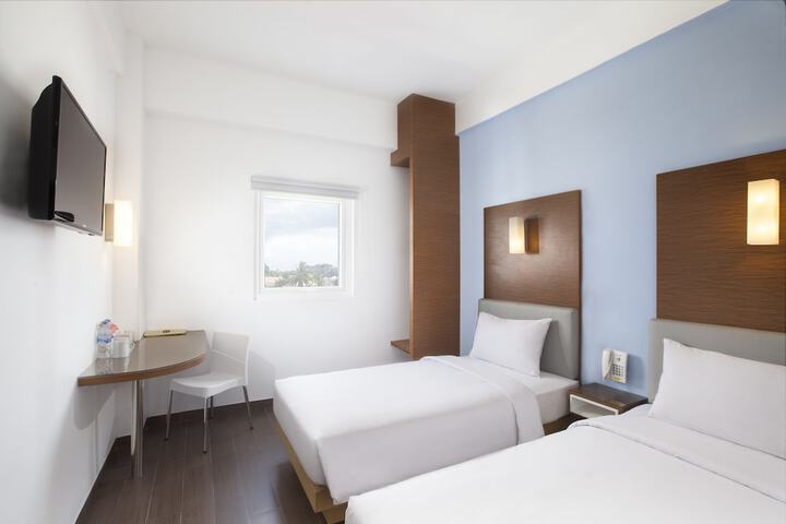 Room 4 of 37