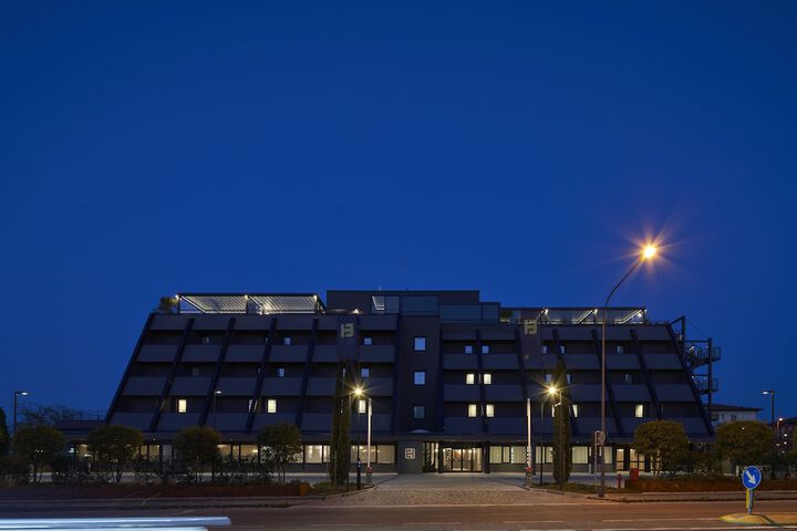 Hotel 82 of 84