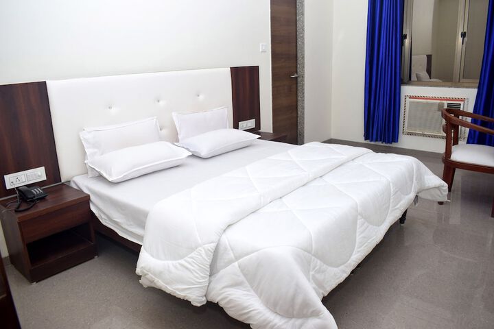 Room 8 of 36