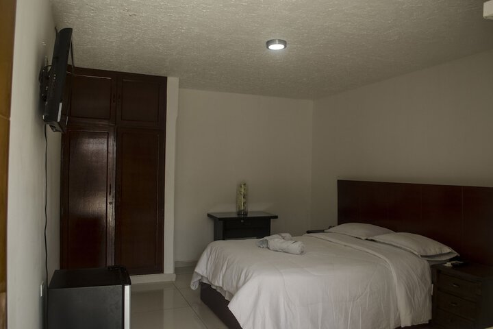 Room 10 of 17