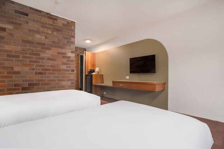 Room 5 of 39