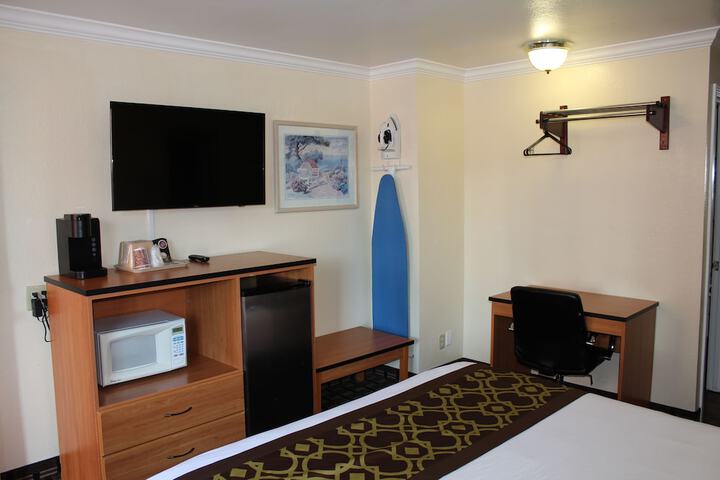 Breakfast/Coffee Service 38 of 74