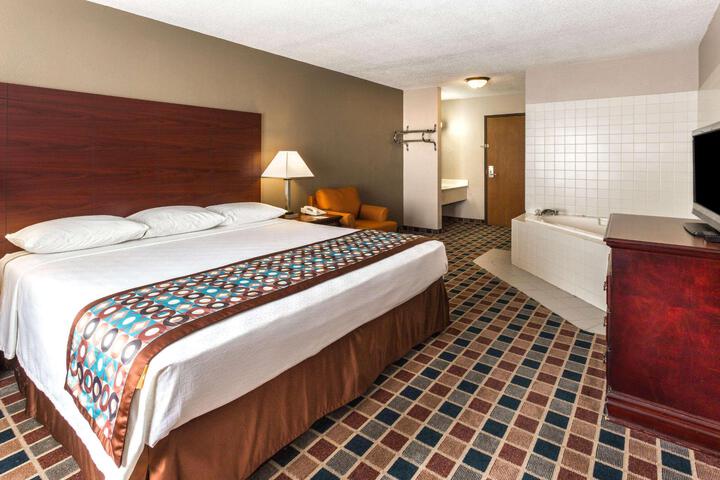 1 King Bed (7 of 12)