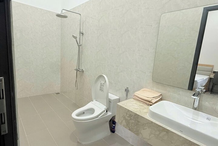 Room 5 of 25