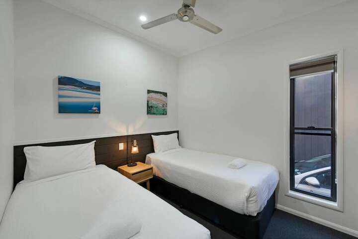 Room 21 of 94