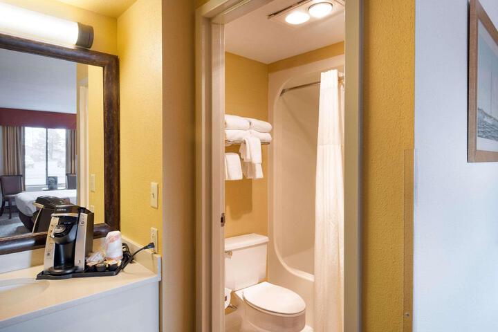 2 Double Beds (3 of 7)