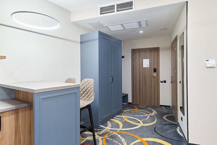 Room 32 of 124
