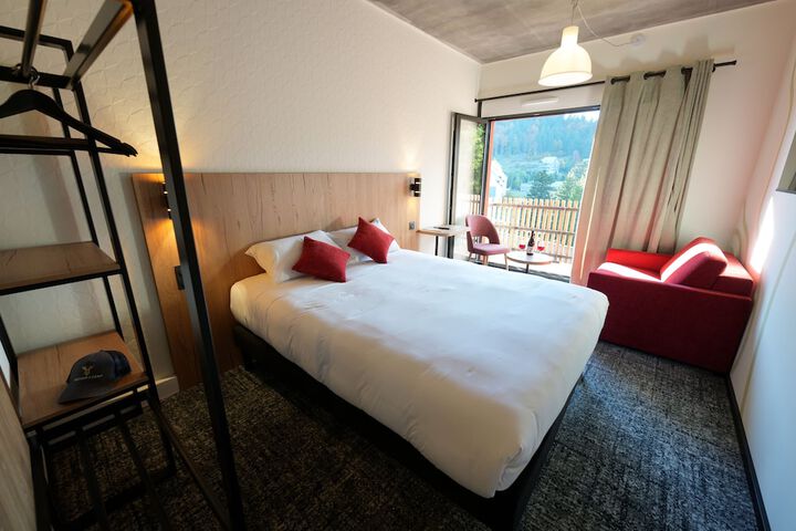 Room 12 of 27