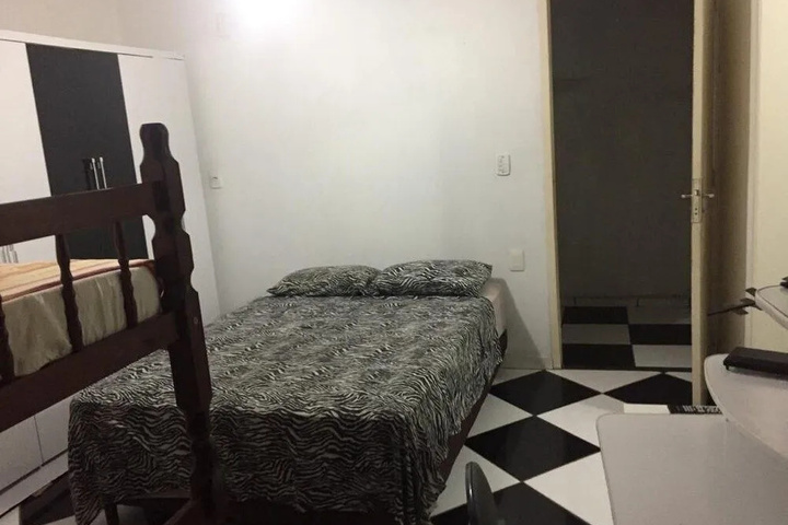 Room 6 of 19