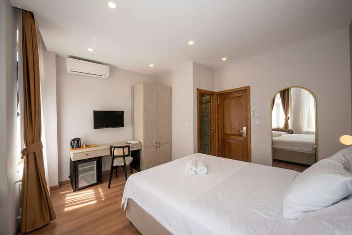 Room 56 of 98