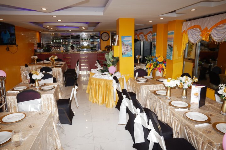 Dining 49 of 98