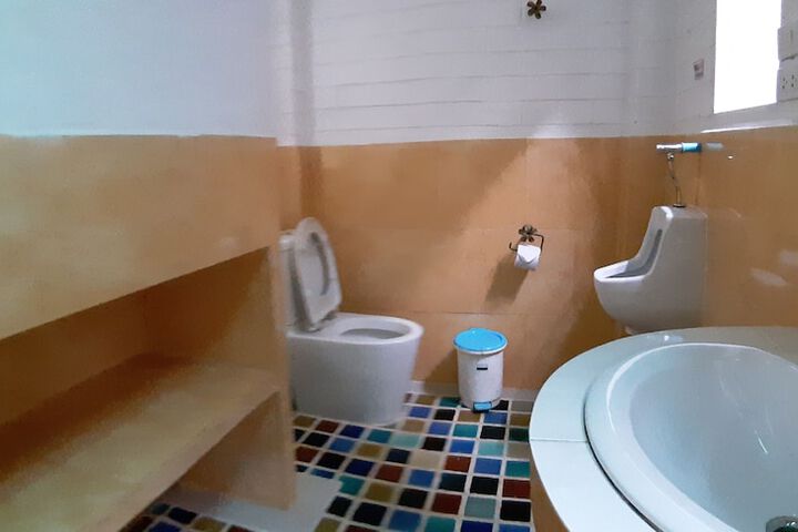 Room 123 of 150