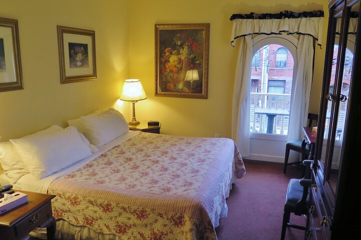 Room 6 of 42